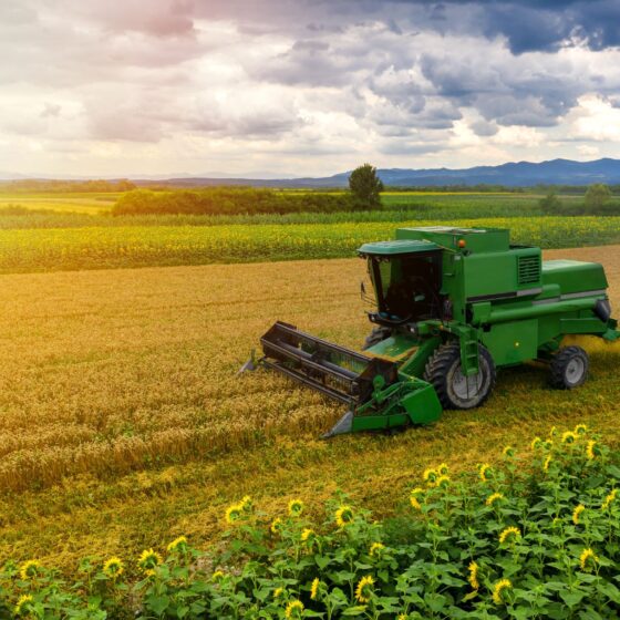 Reinigungs und Pflegeprodukte für Land und Forstwirtschaft